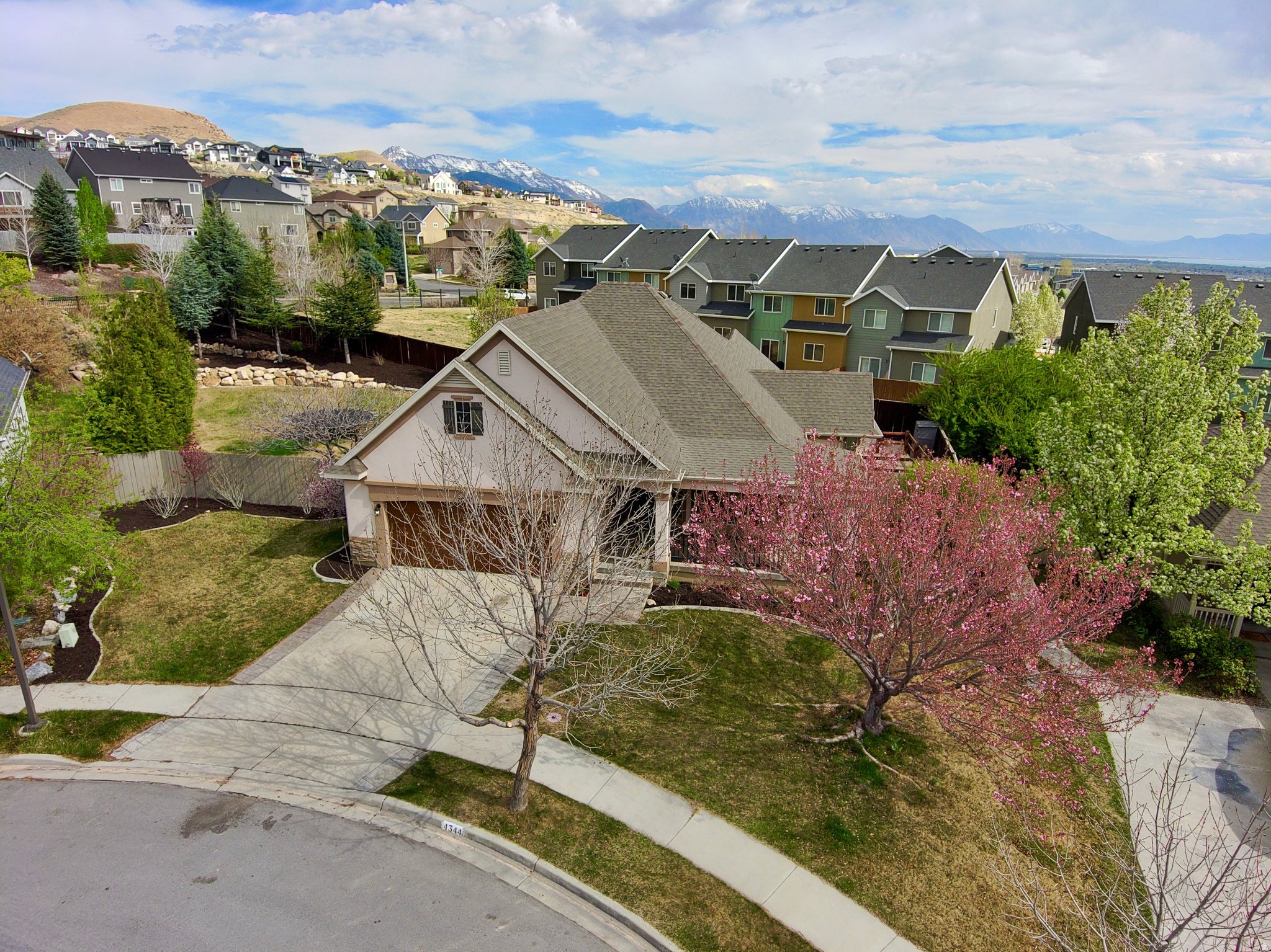 HARVEST HOMES - Residential