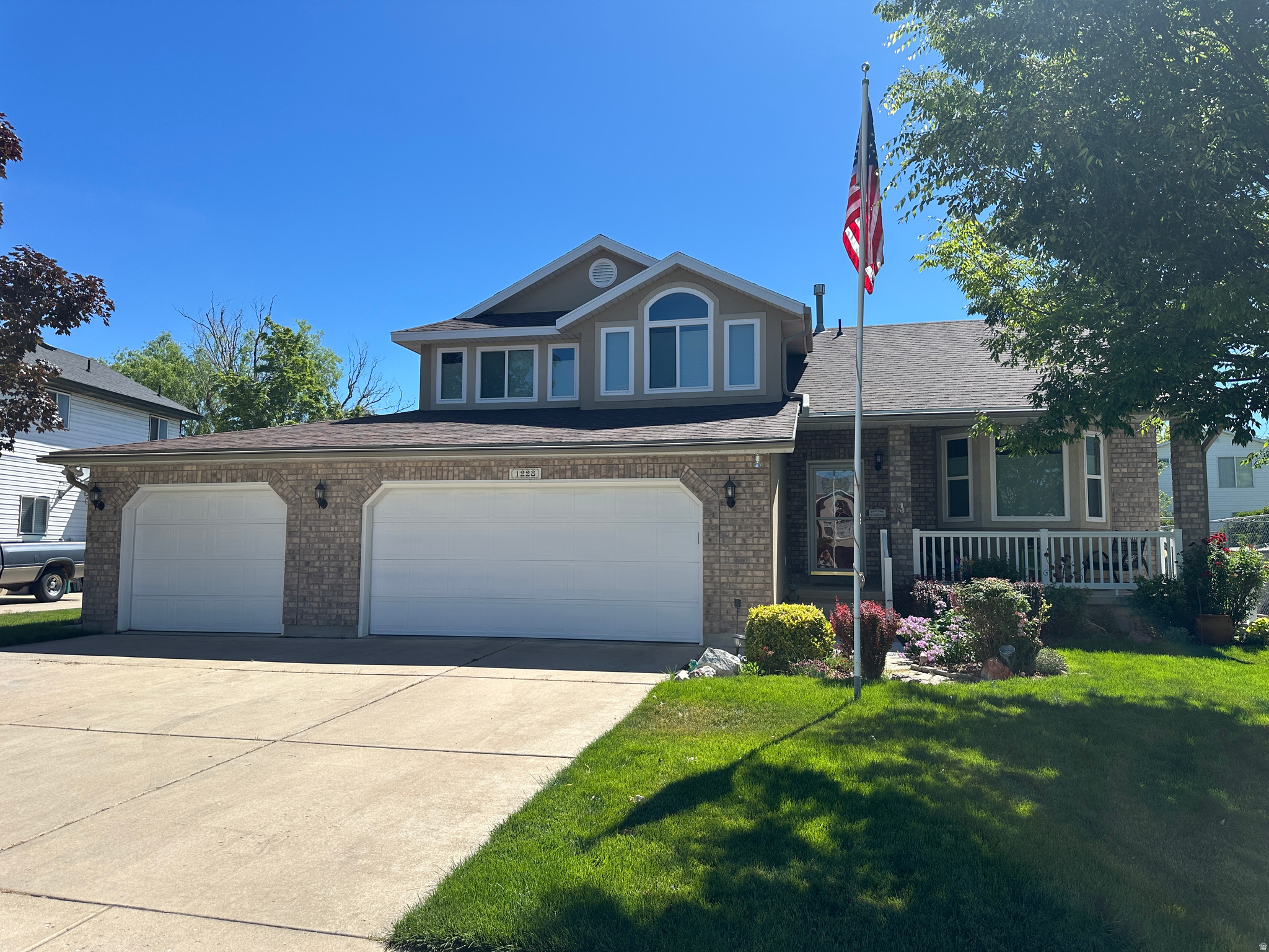 WINDSOR MEADOWS - Residential
