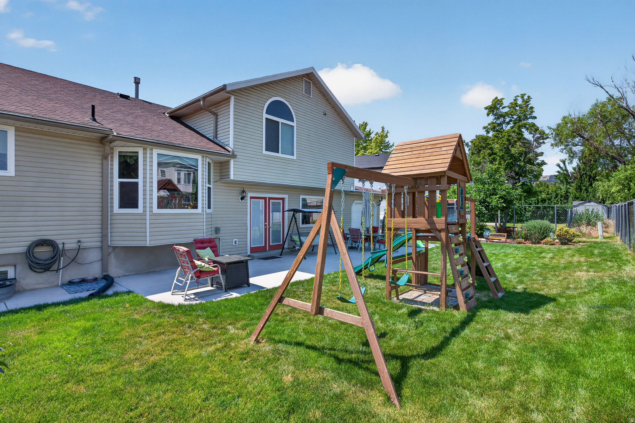 WINDSOR MEADOWS - Residential