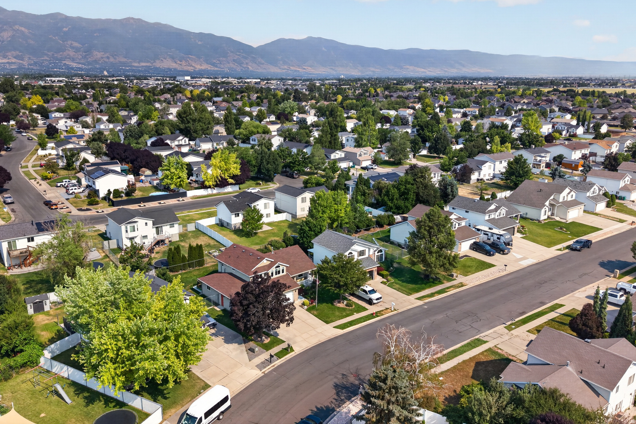 WINDSOR MEADOWS - Residential