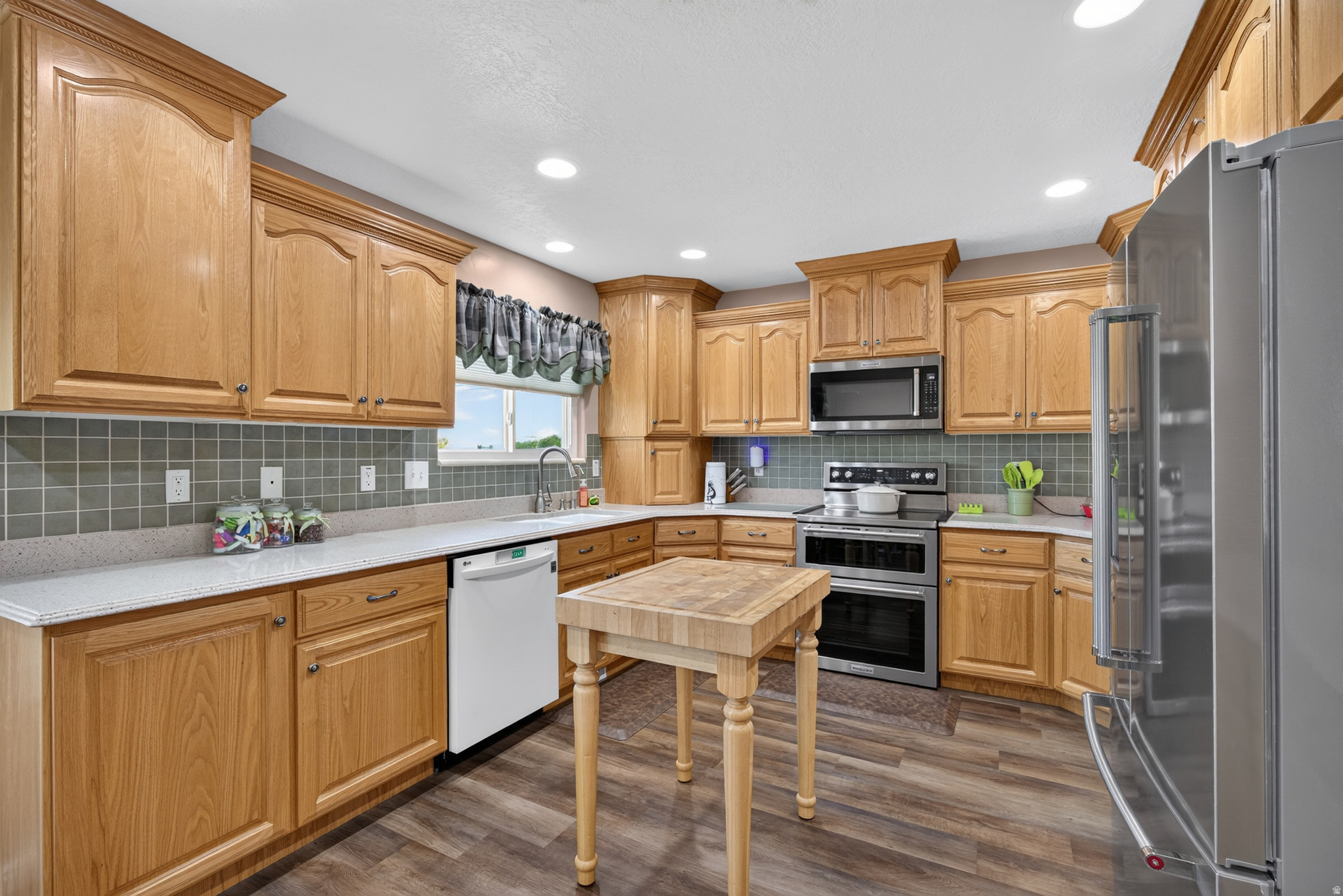 WINDSOR MEADOWS - Residential