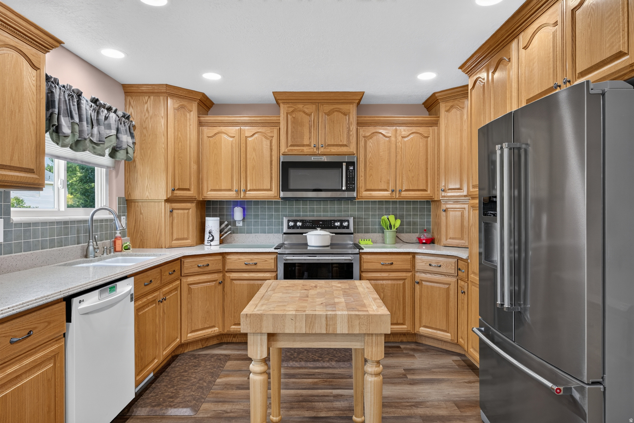 WINDSOR MEADOWS - Residential