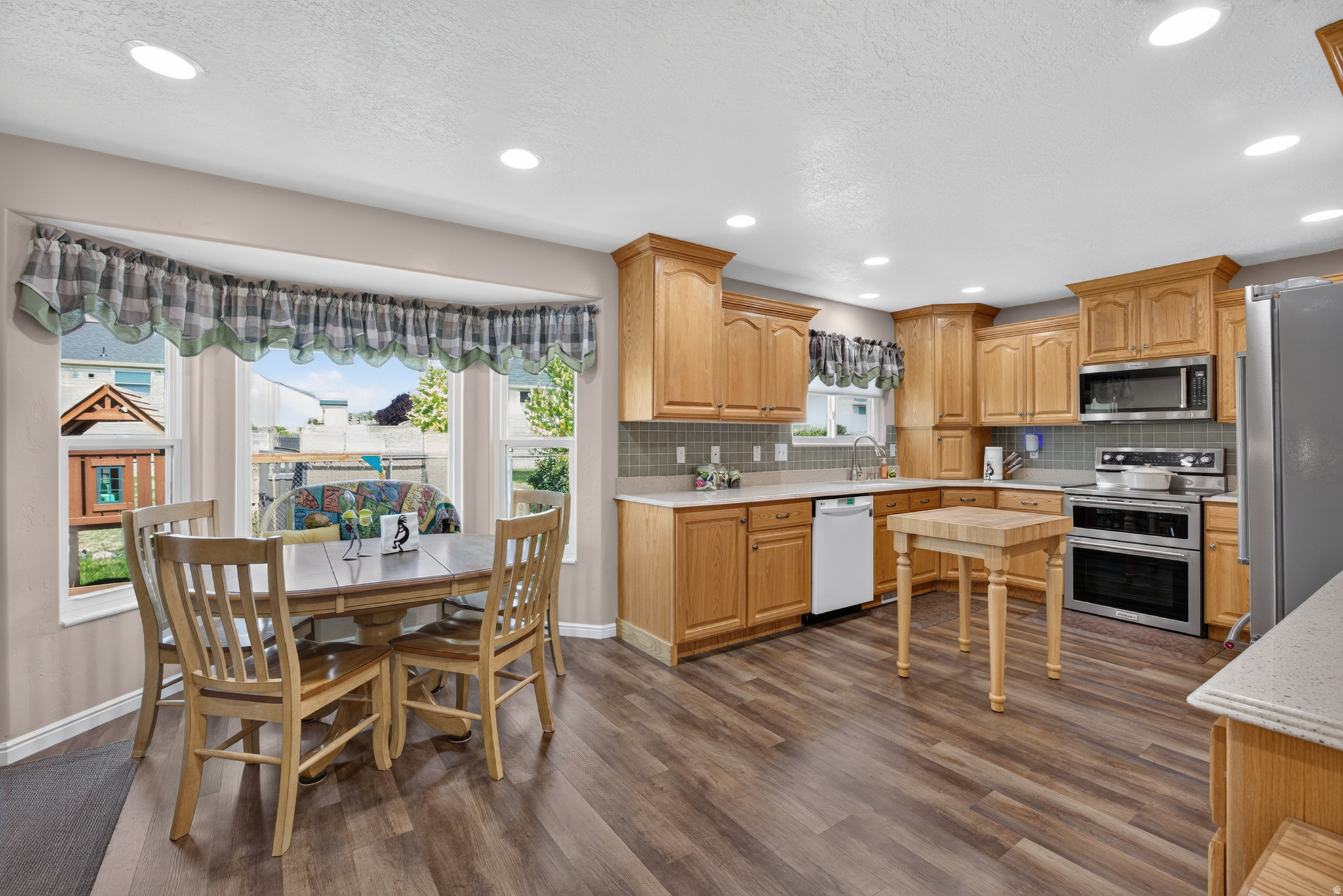 WINDSOR MEADOWS - Residential