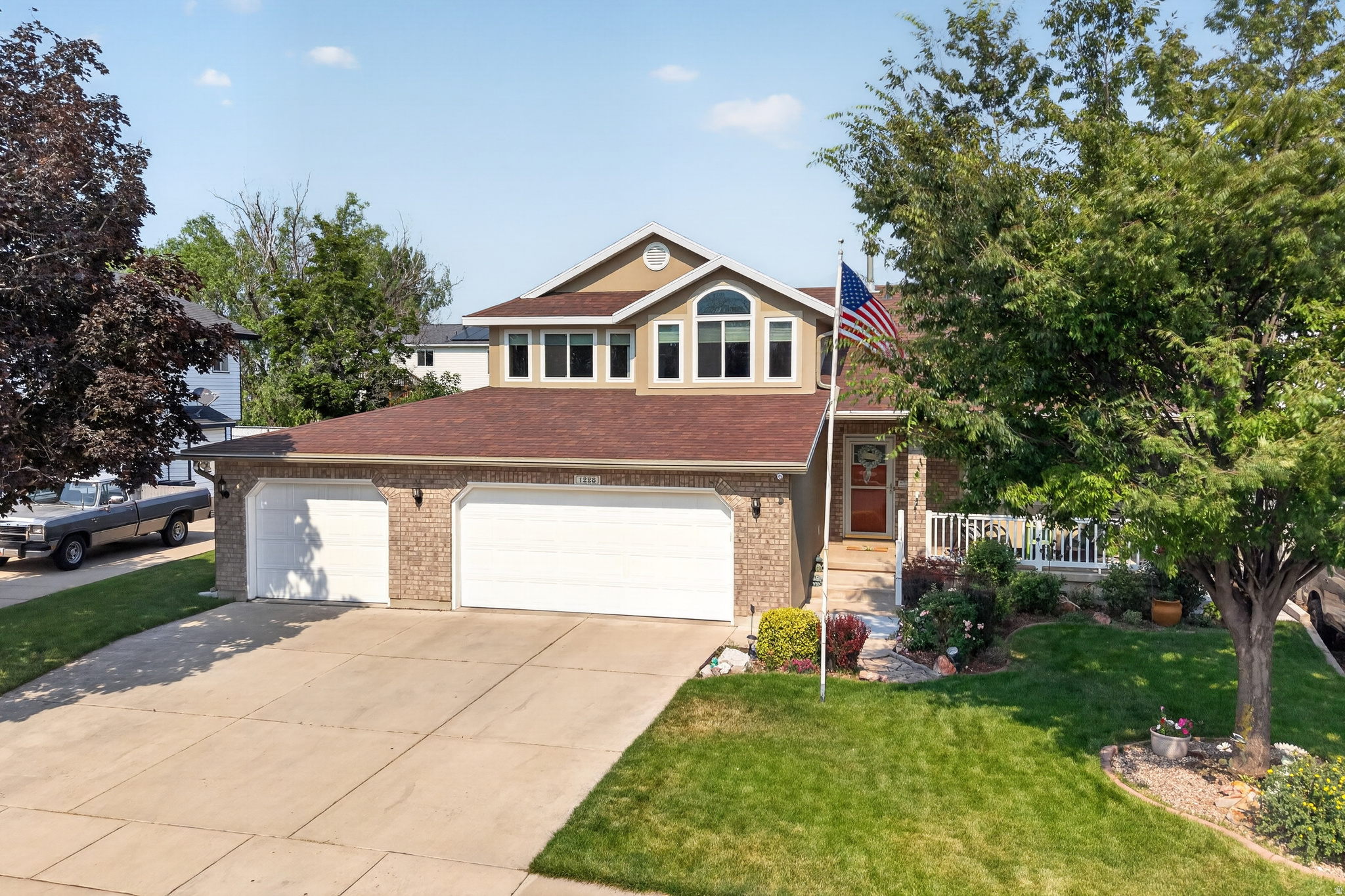 WINDSOR MEADOWS - Residential
