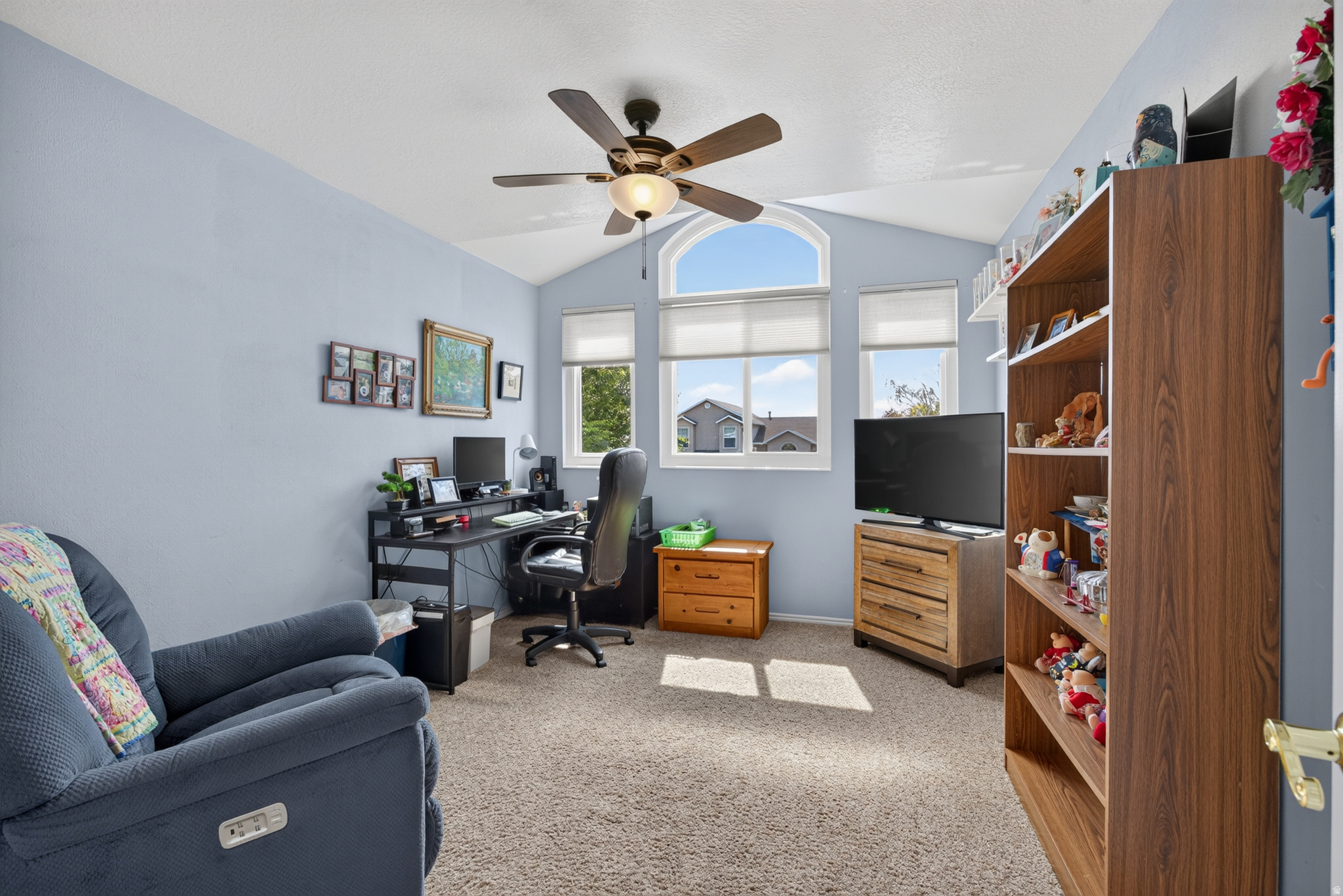 WINDSOR MEADOWS - Residential