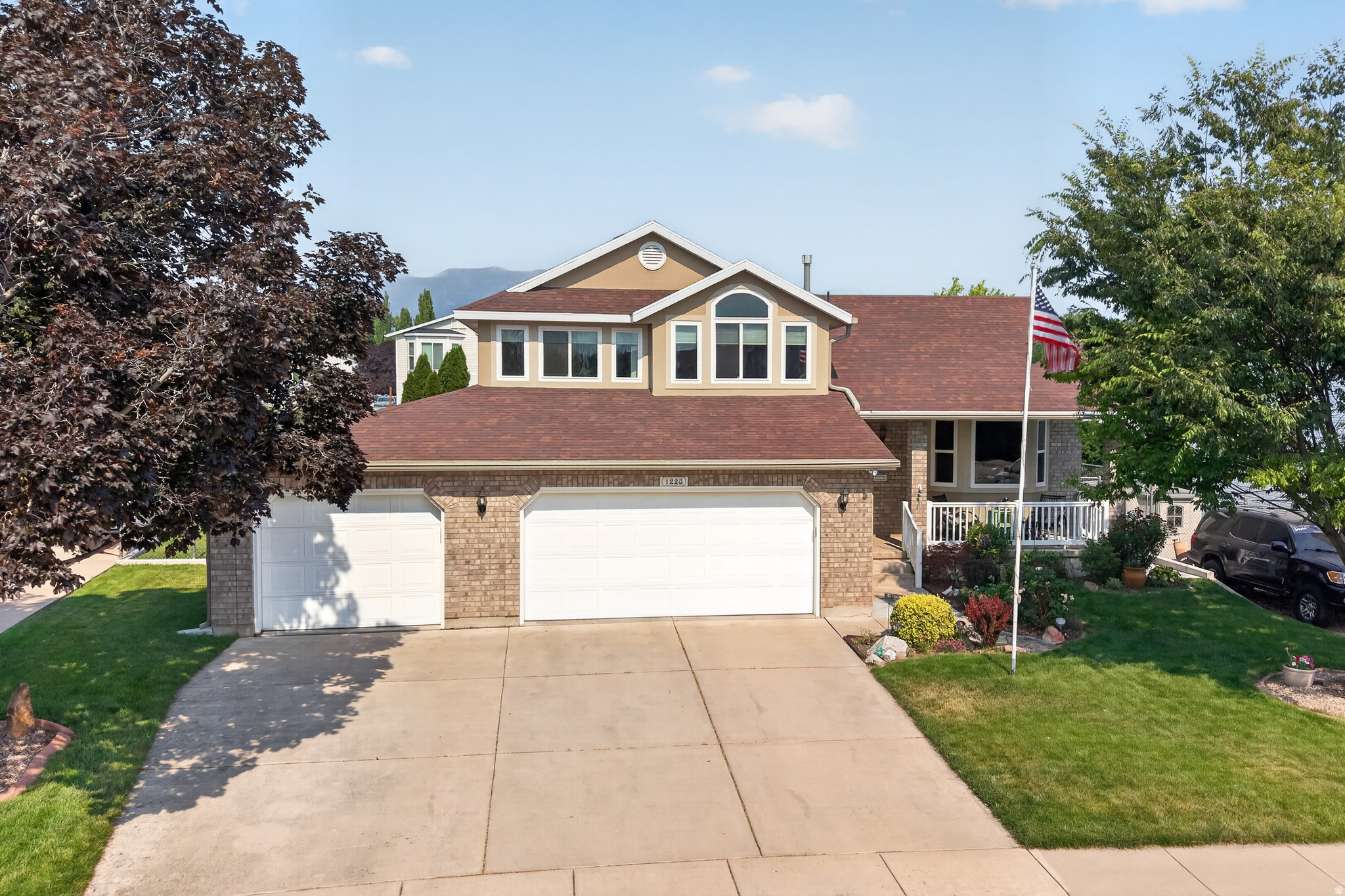WINDSOR MEADOWS - Residential
