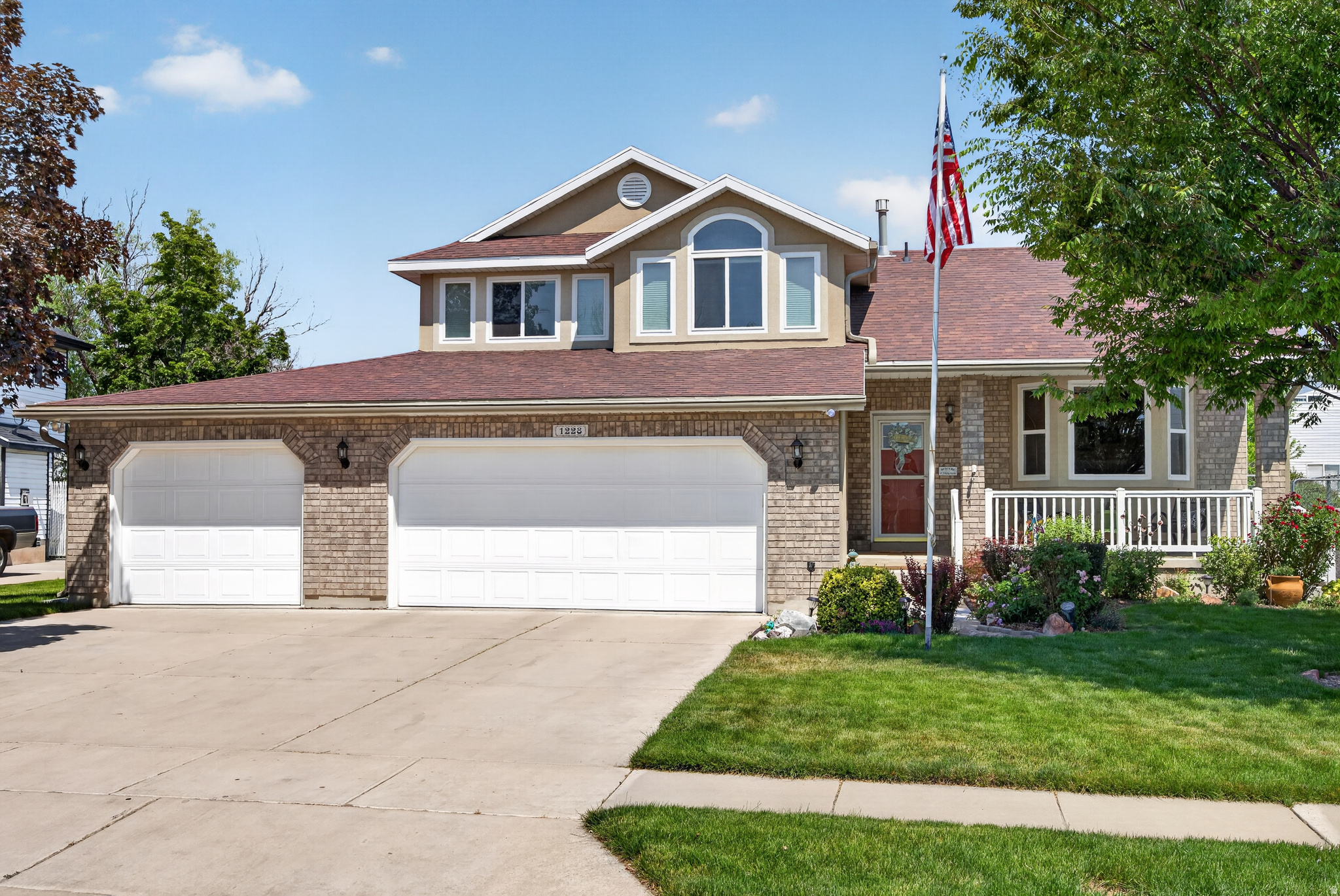 WINDSOR MEADOWS - Residential