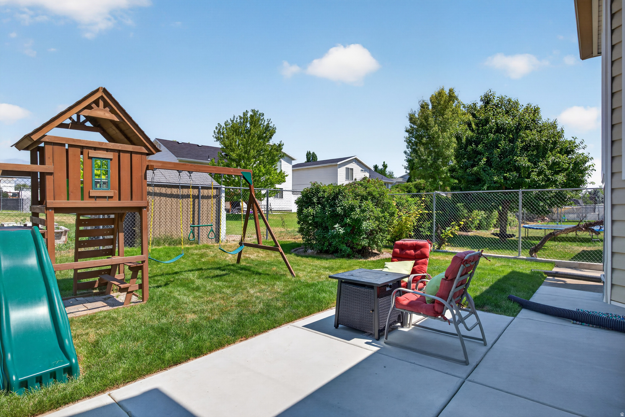 WINDSOR MEADOWS - Residential
