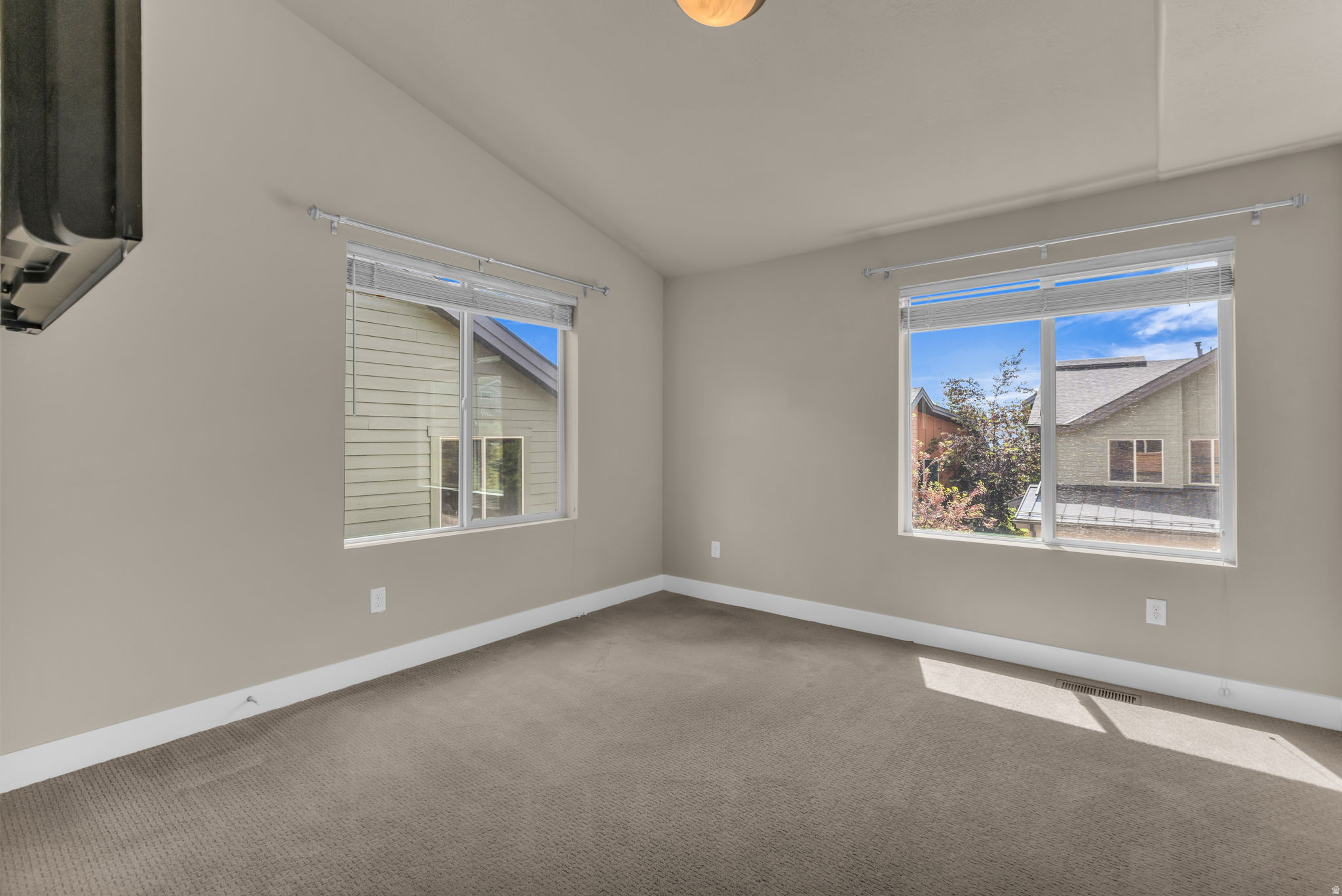 COURTYARDS AT QUARRY - Residential