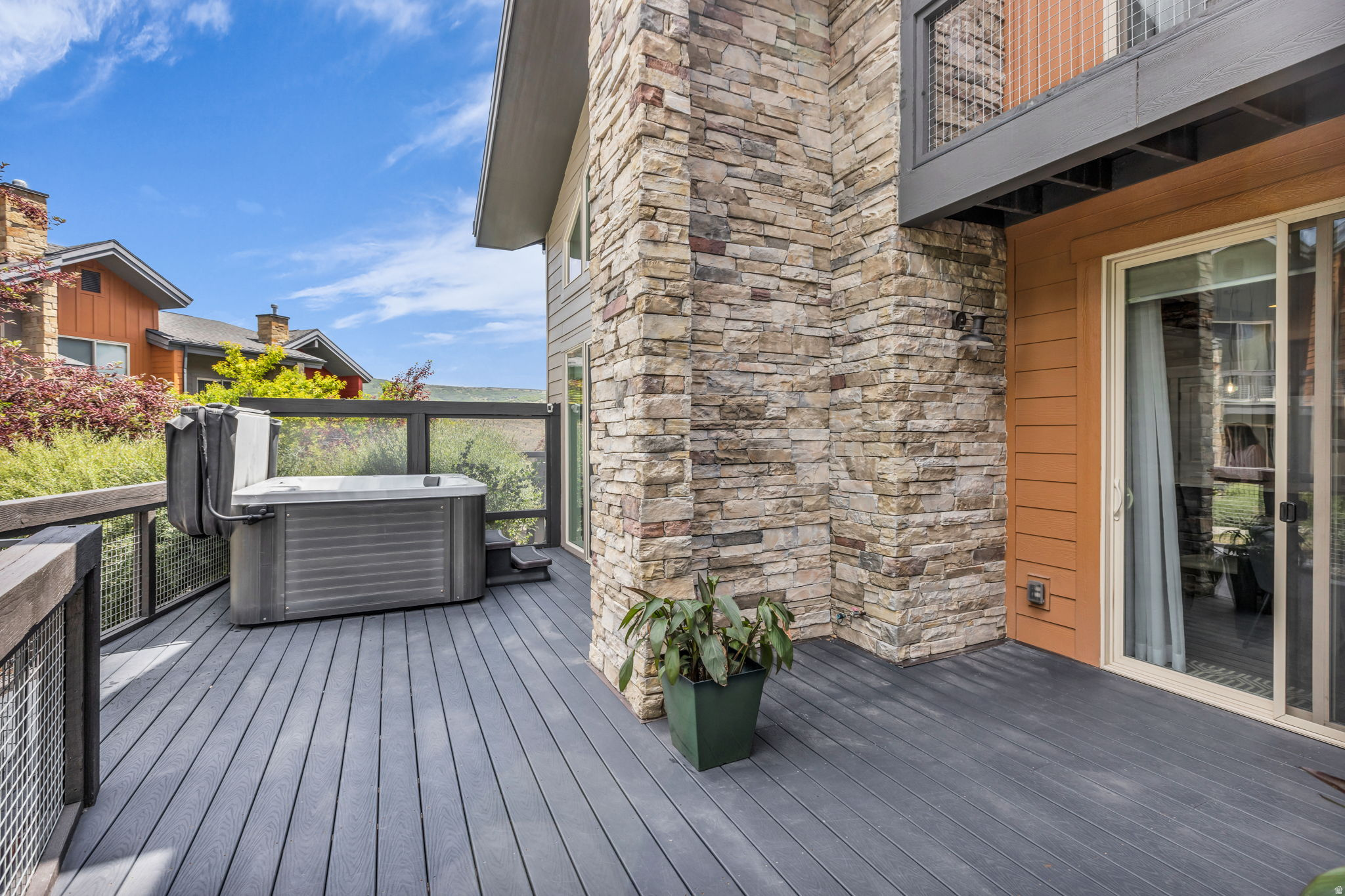 COURTYARDS AT QUARRY - Residential
