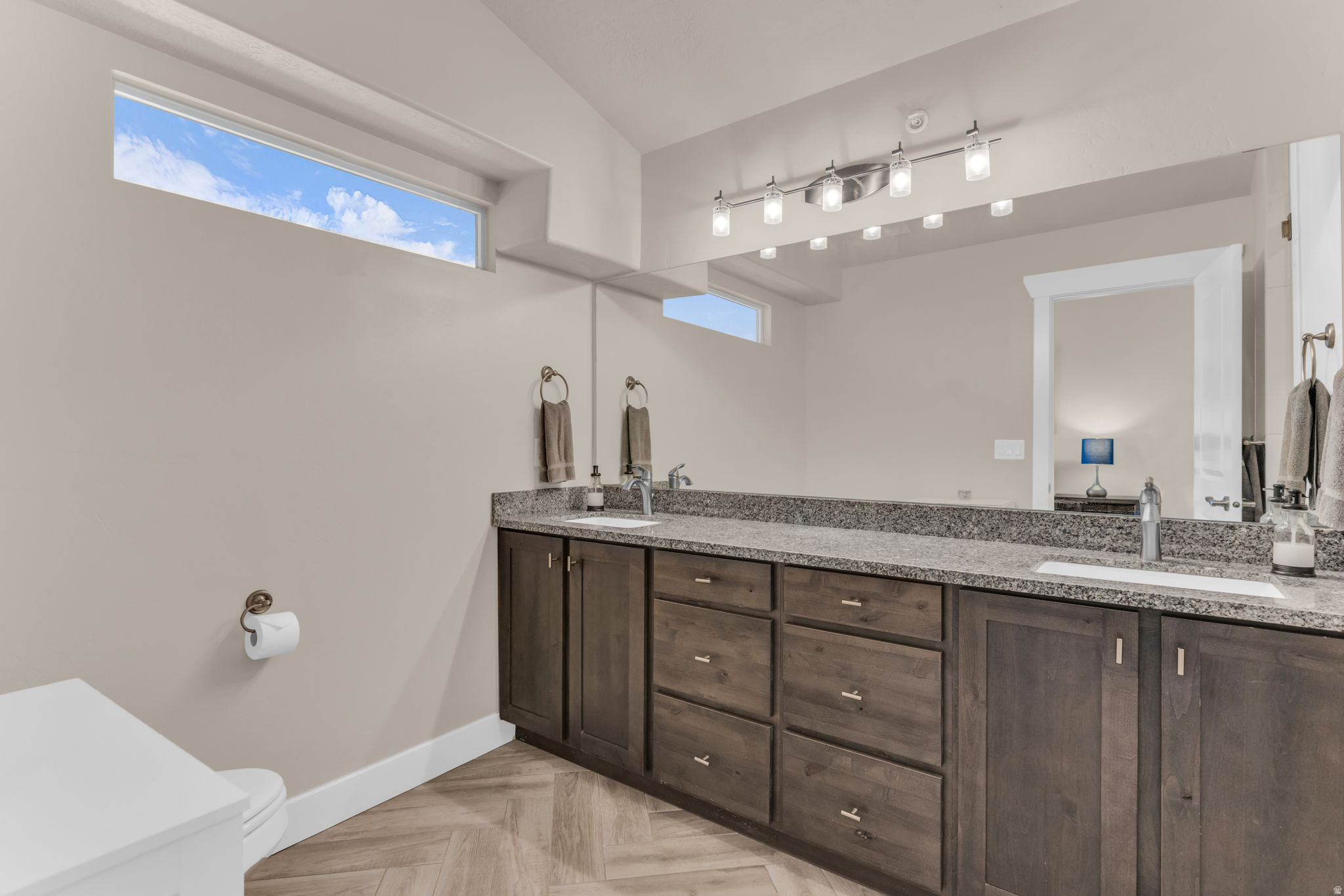 COURTYARDS AT QUARRY - Residential
