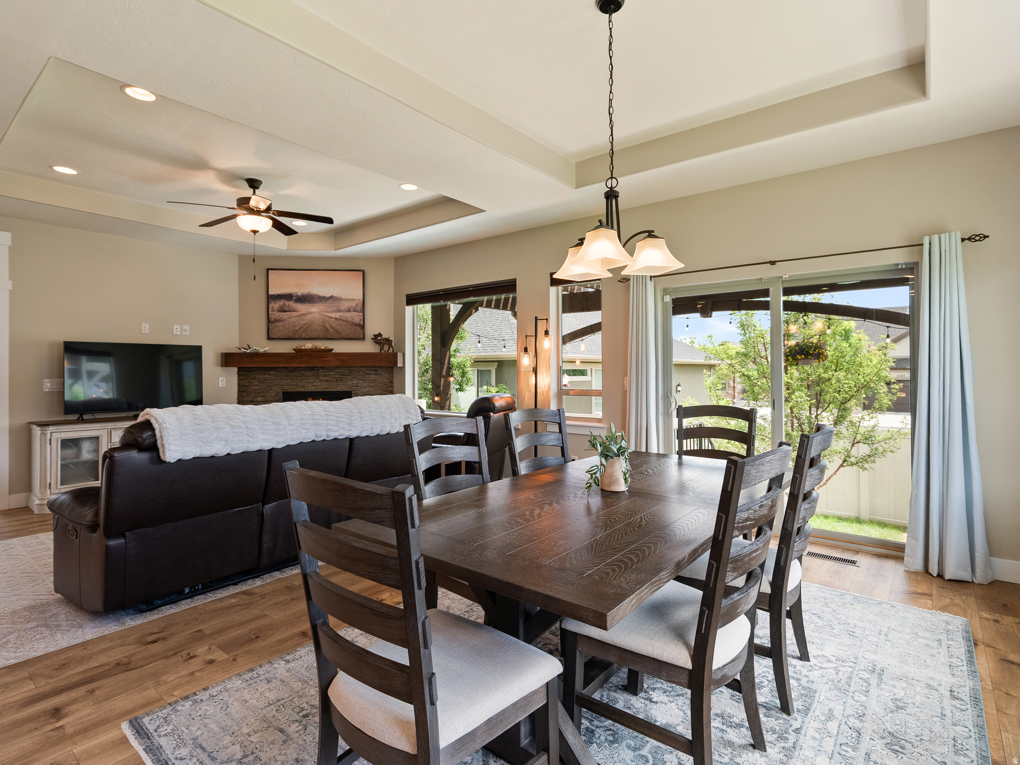 STIRLING POINTE - Residential