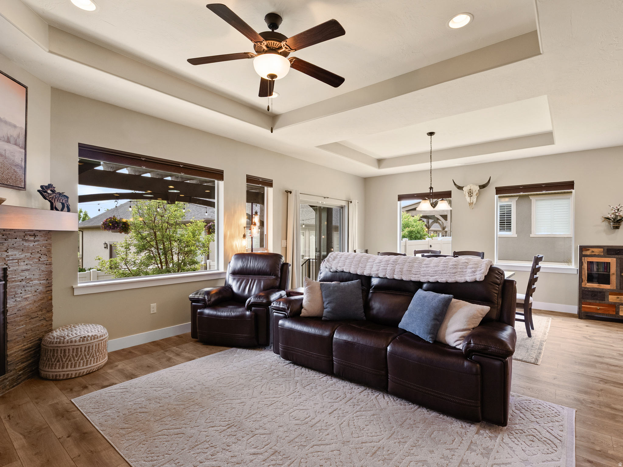 STIRLING POINTE - Residential
