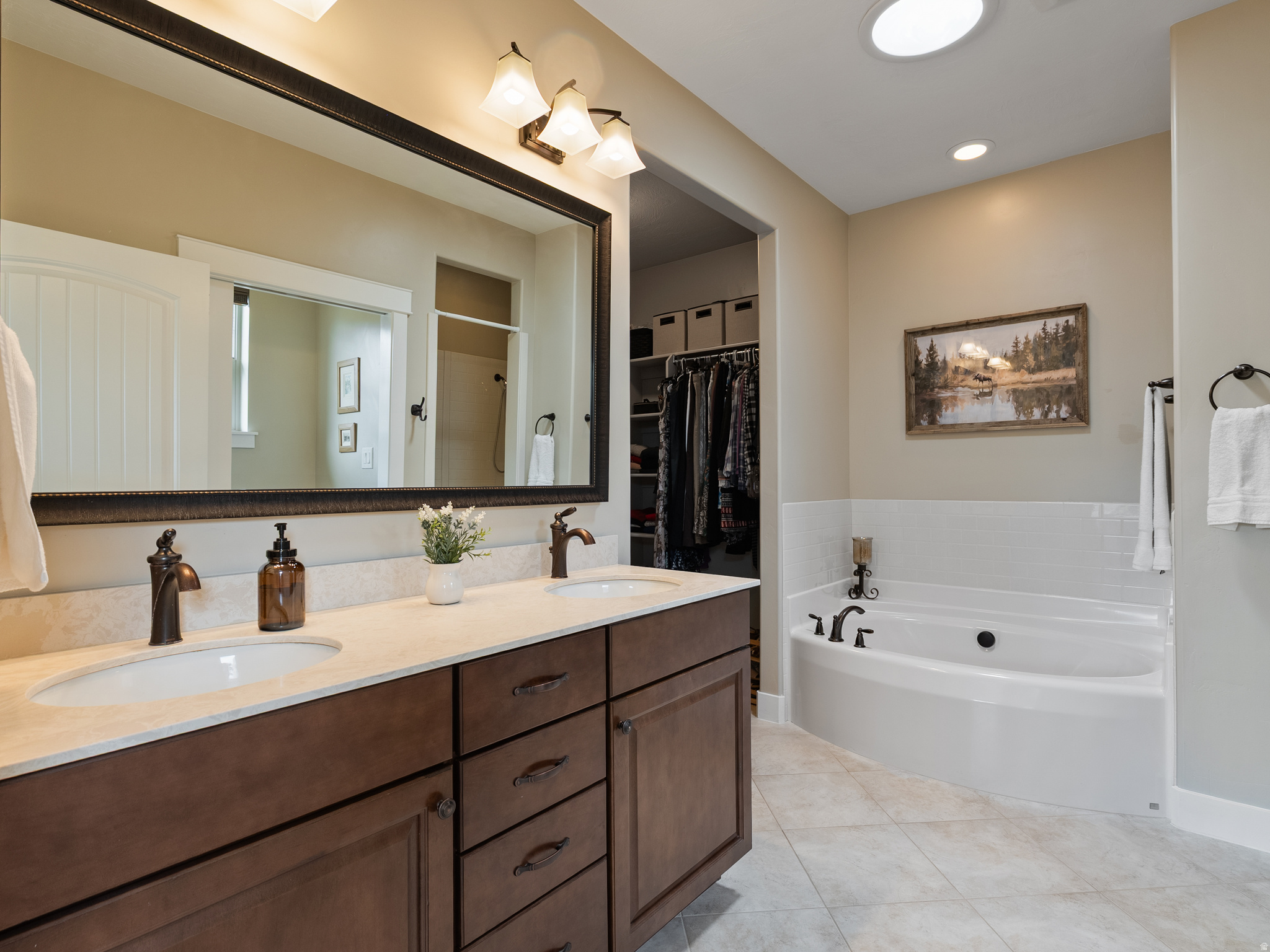 STIRLING POINTE - Residential