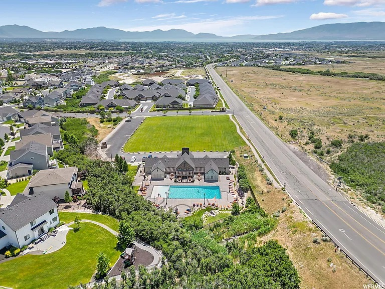 STIRLING POINTE - Residential