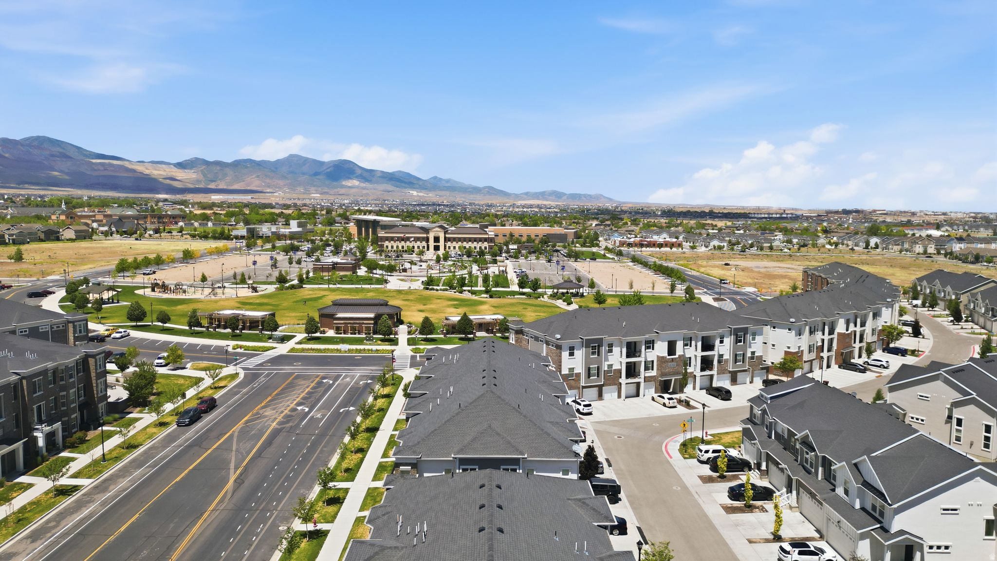 PARKSIDE - Residential