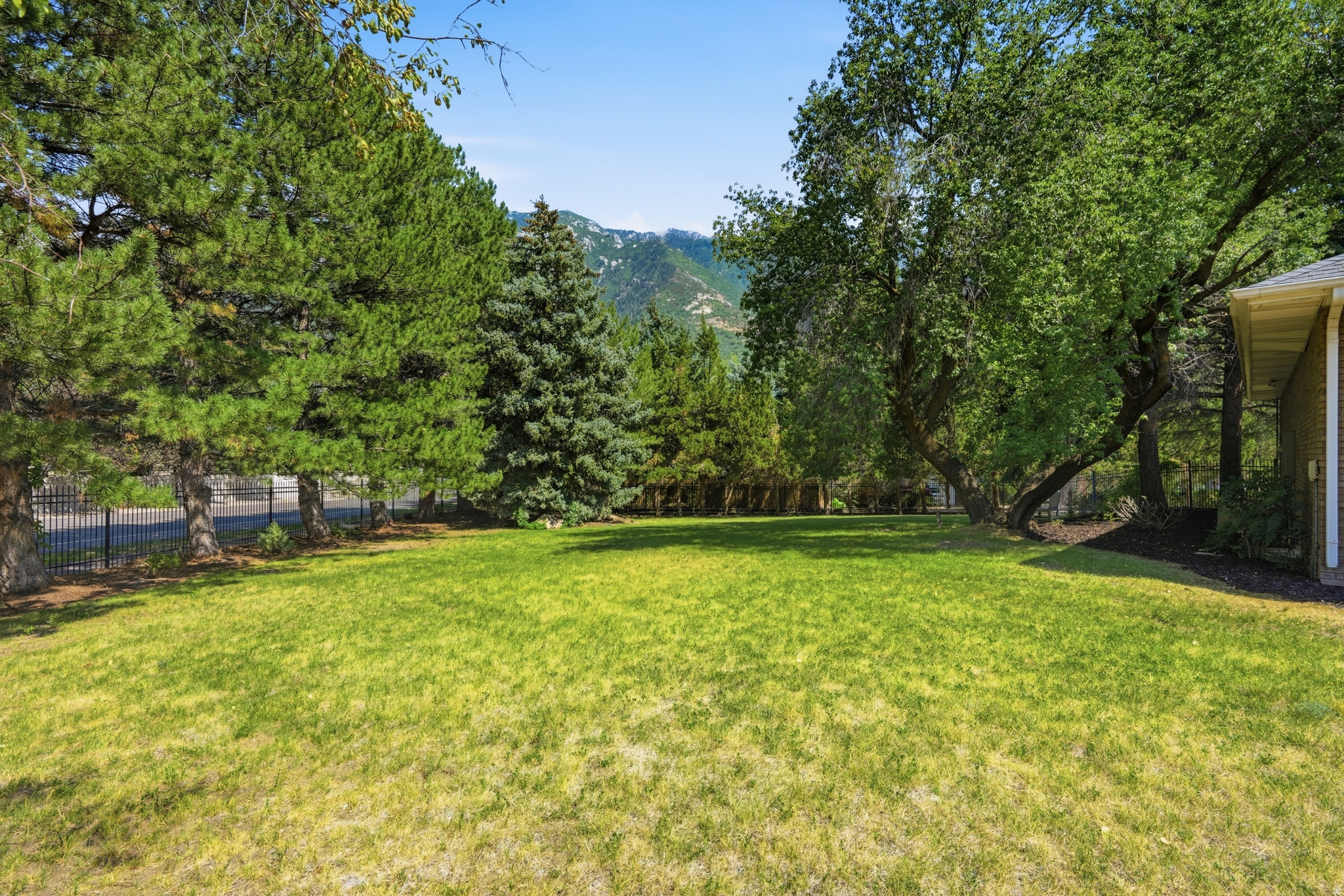 PEPPERWOOD - Residential