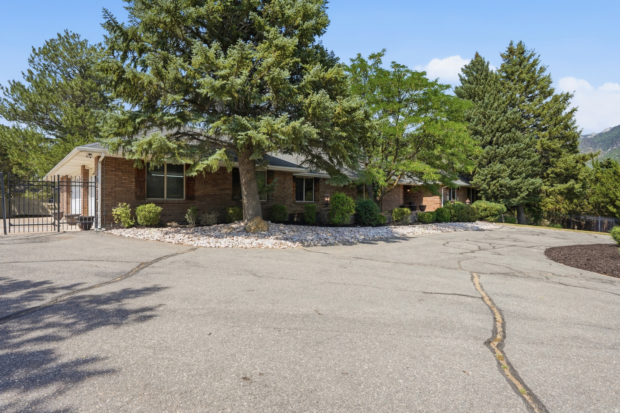 PEPPERWOOD - Residential