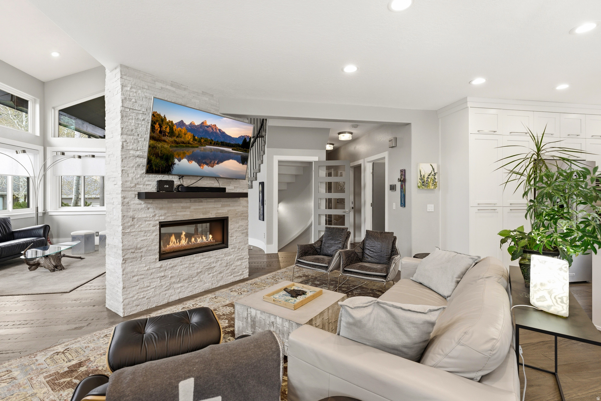 SILVER SPRINGS - Residential