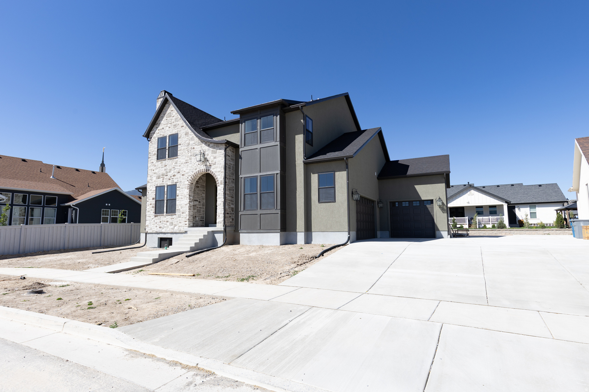 BEACON POINTE - Residential