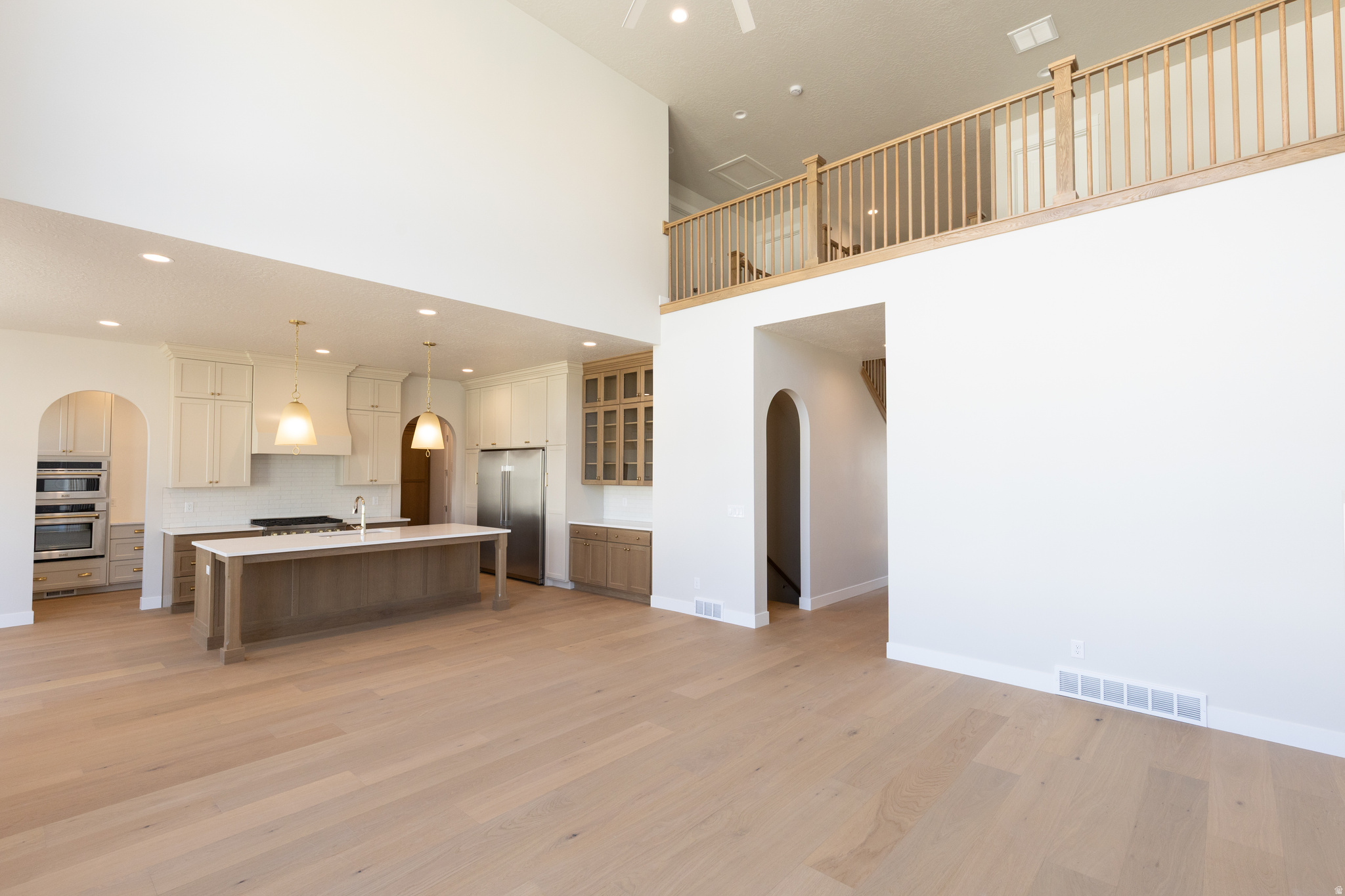 BEACON POINTE - Residential