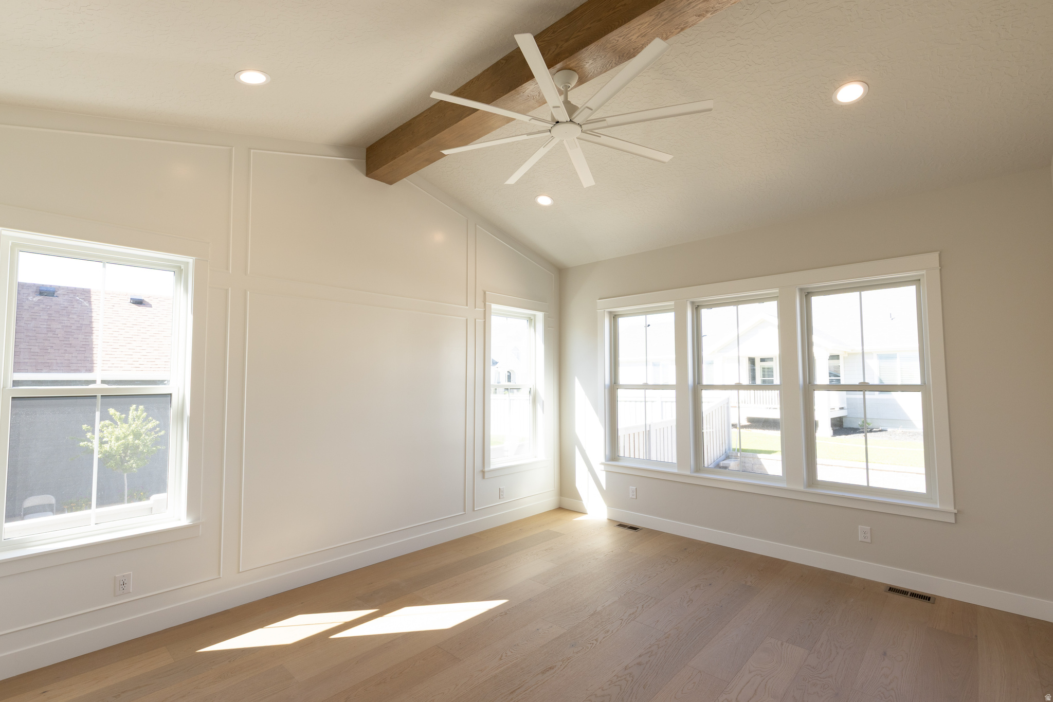 BEACON POINTE - Residential