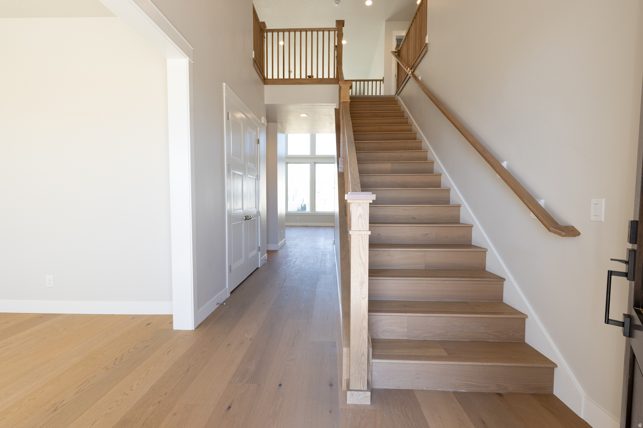 BEACON POINTE - Residential