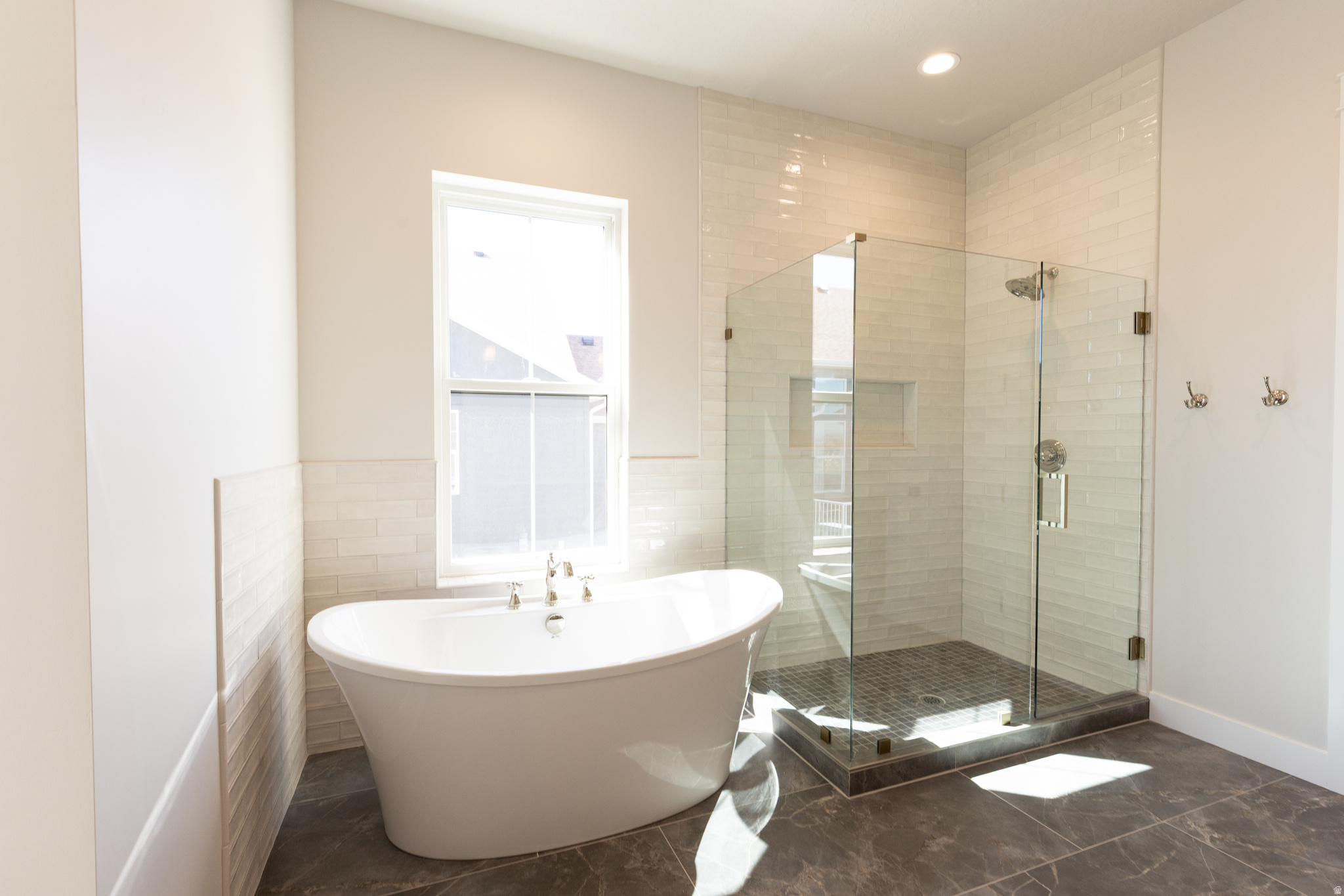 BEACON POINTE - Residential