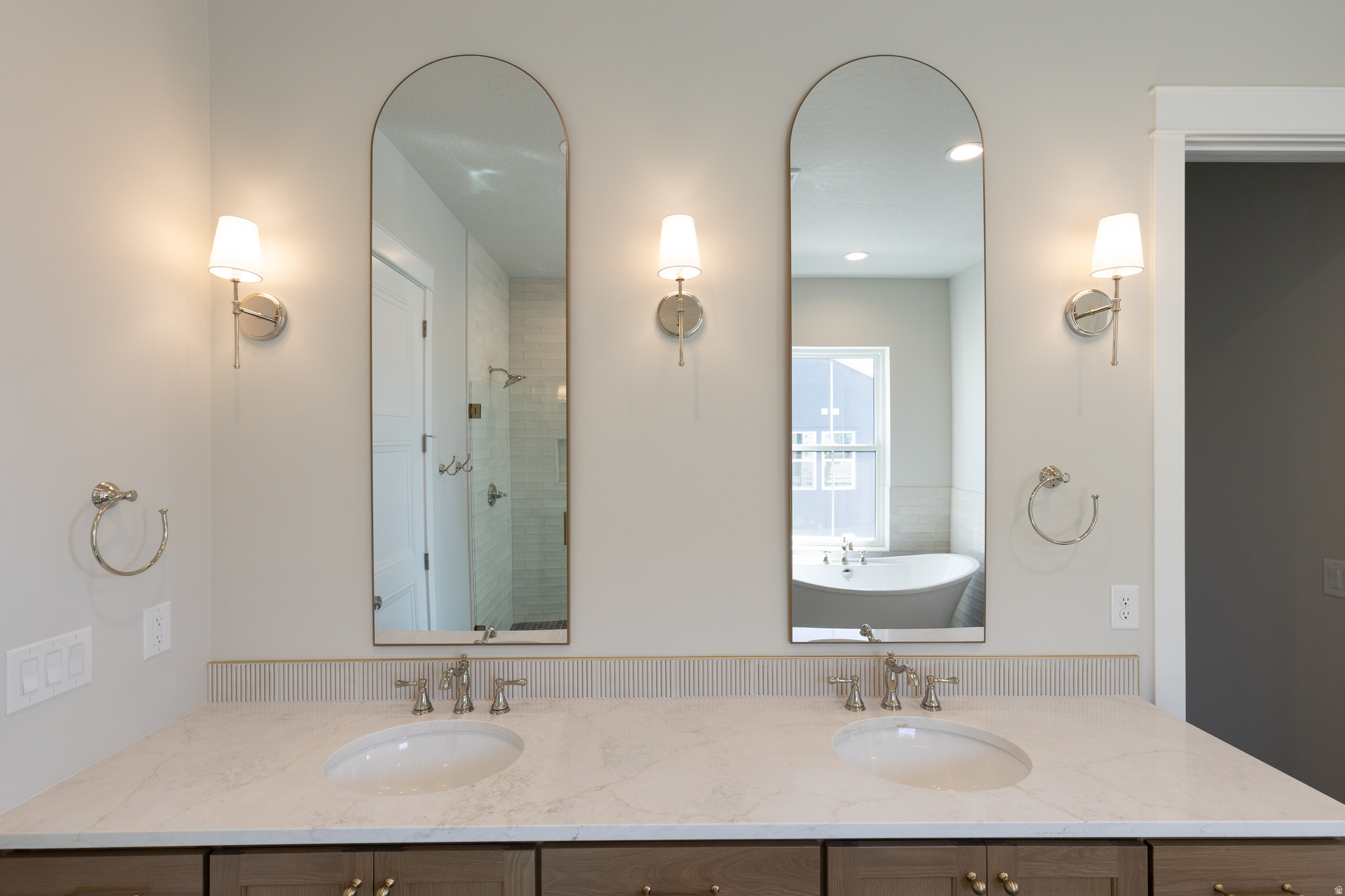 BEACON POINTE - Residential