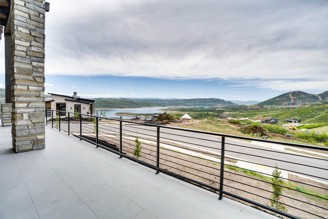 AMANTI LAGO - Residential