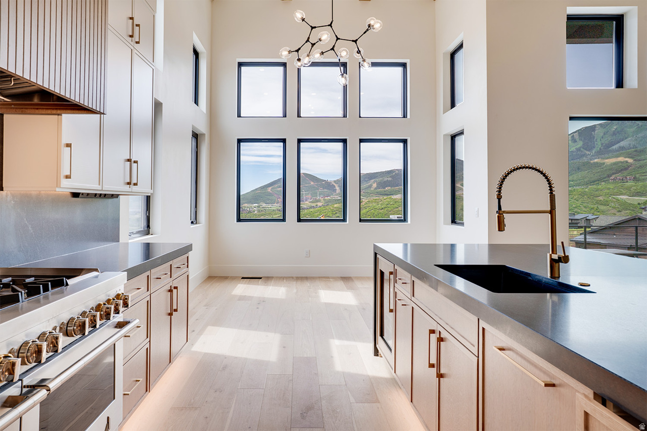 AMANTI LAGO - Residential