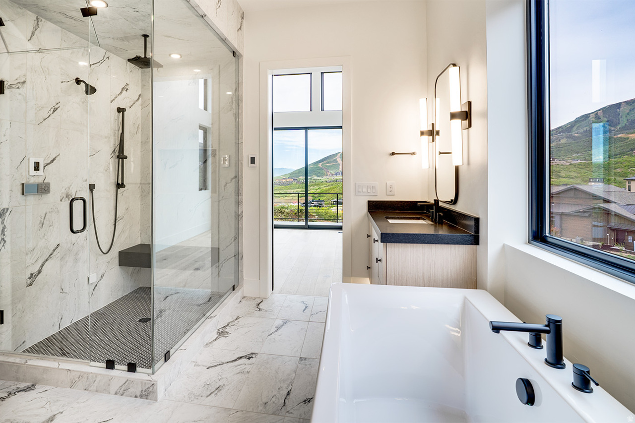 AMANTI LAGO - Residential