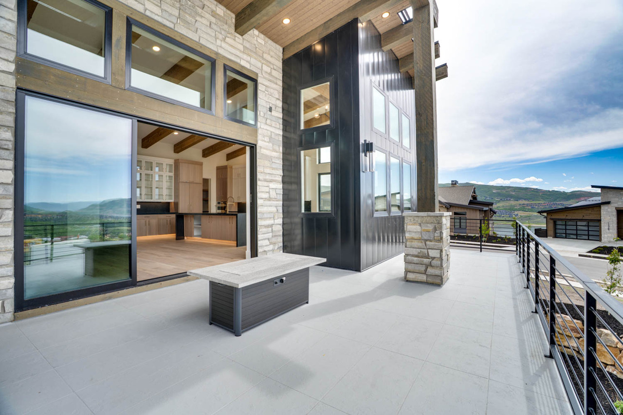 AMANTI LAGO - Residential