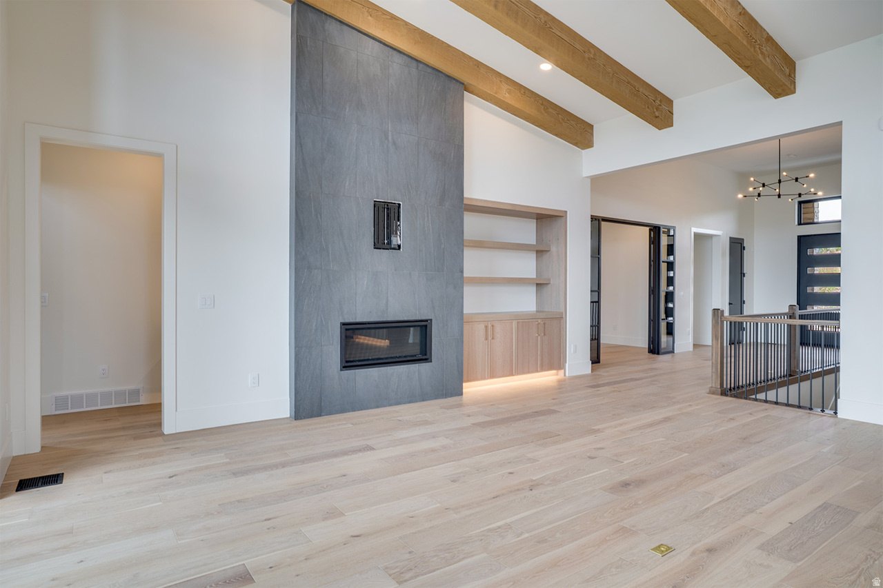 AMANTI LAGO - Residential