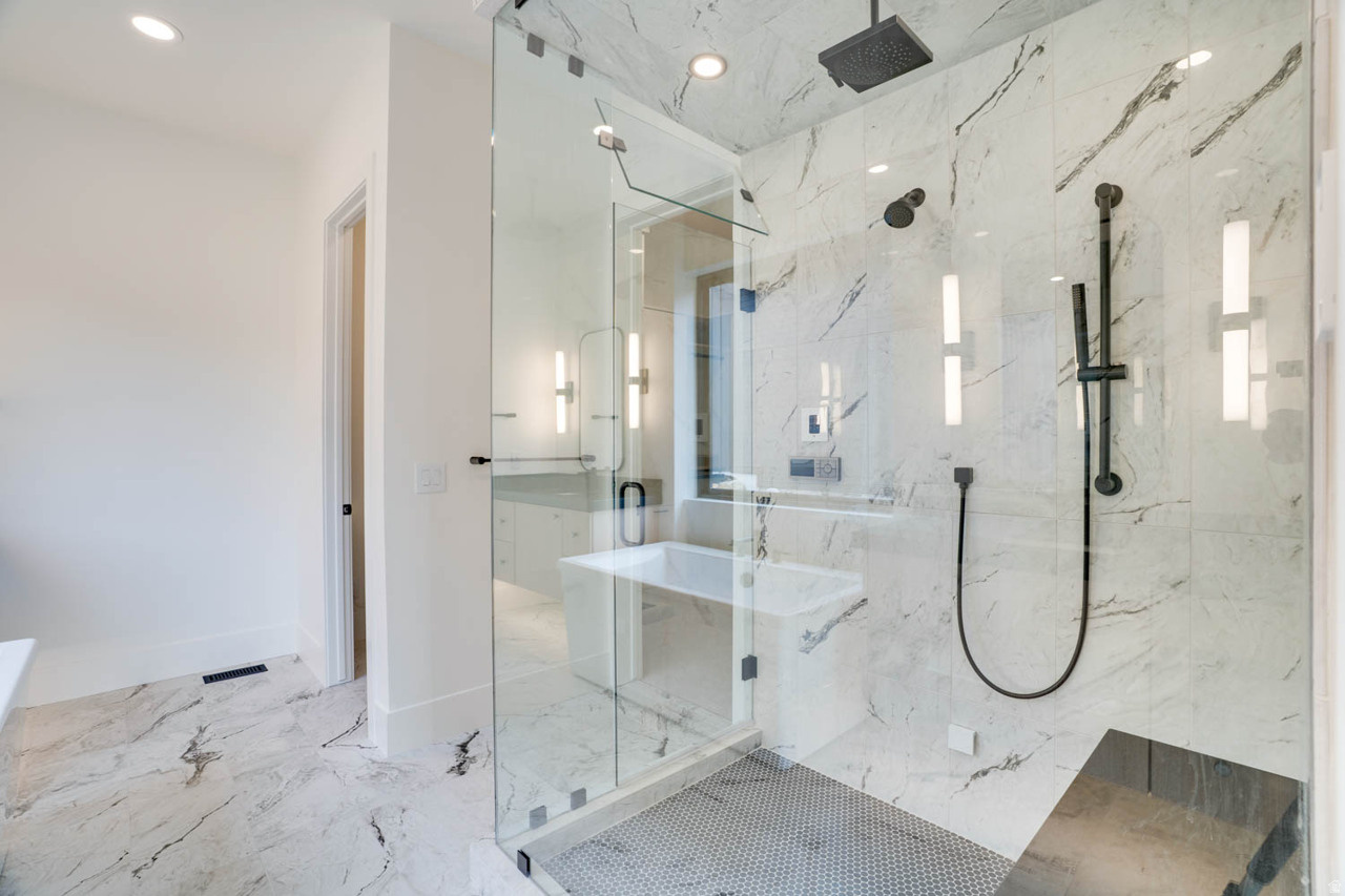 AMANTI LAGO - Residential