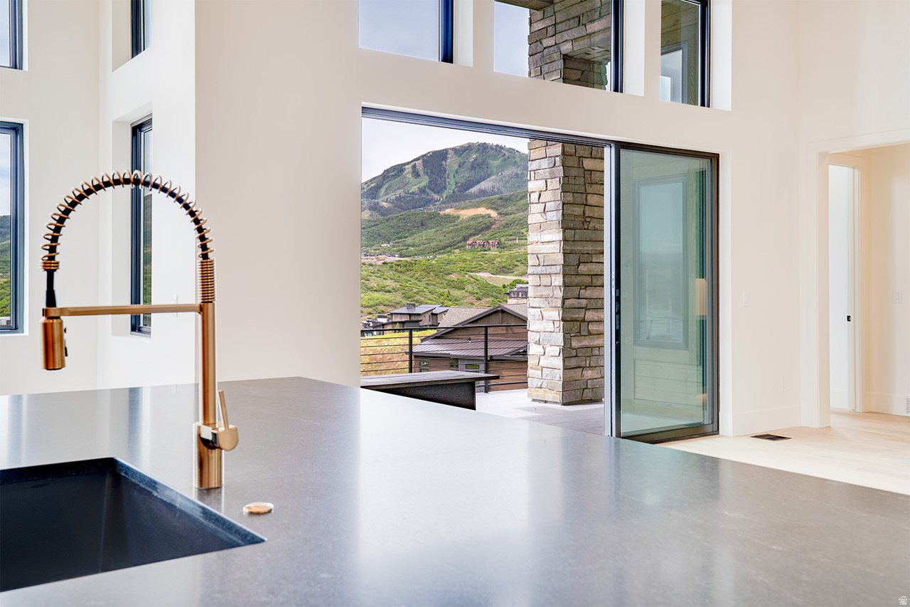 AMANTI LAGO - Residential