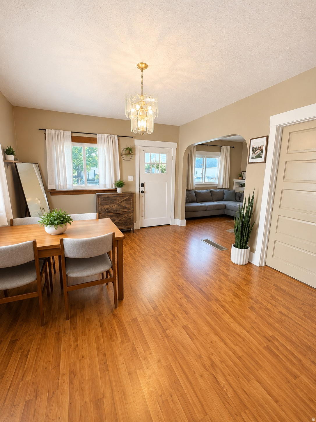 EAST WATERLO - Residential