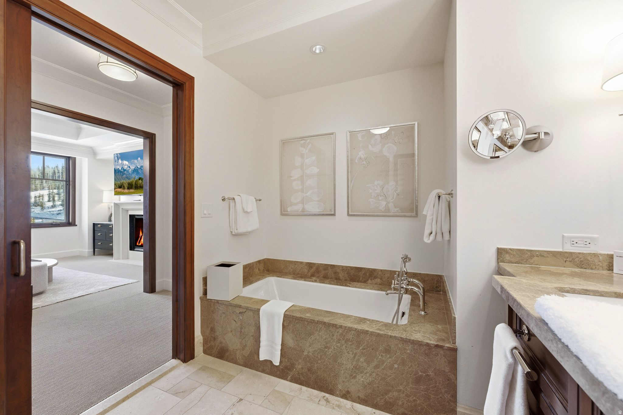 MONTAGE - Residential