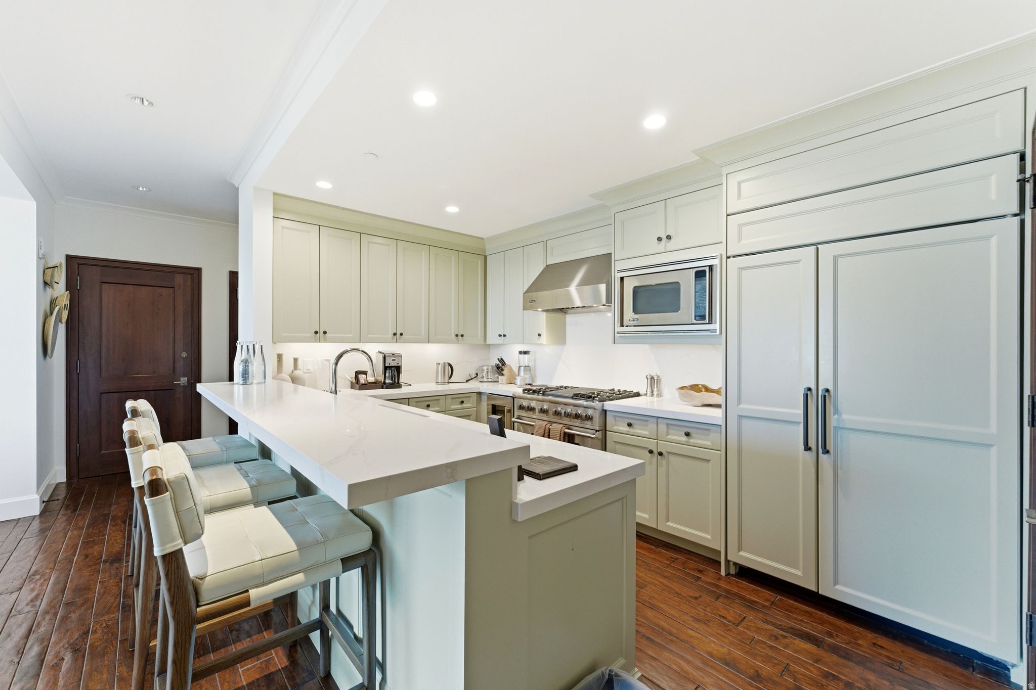 MONTAGE - Residential