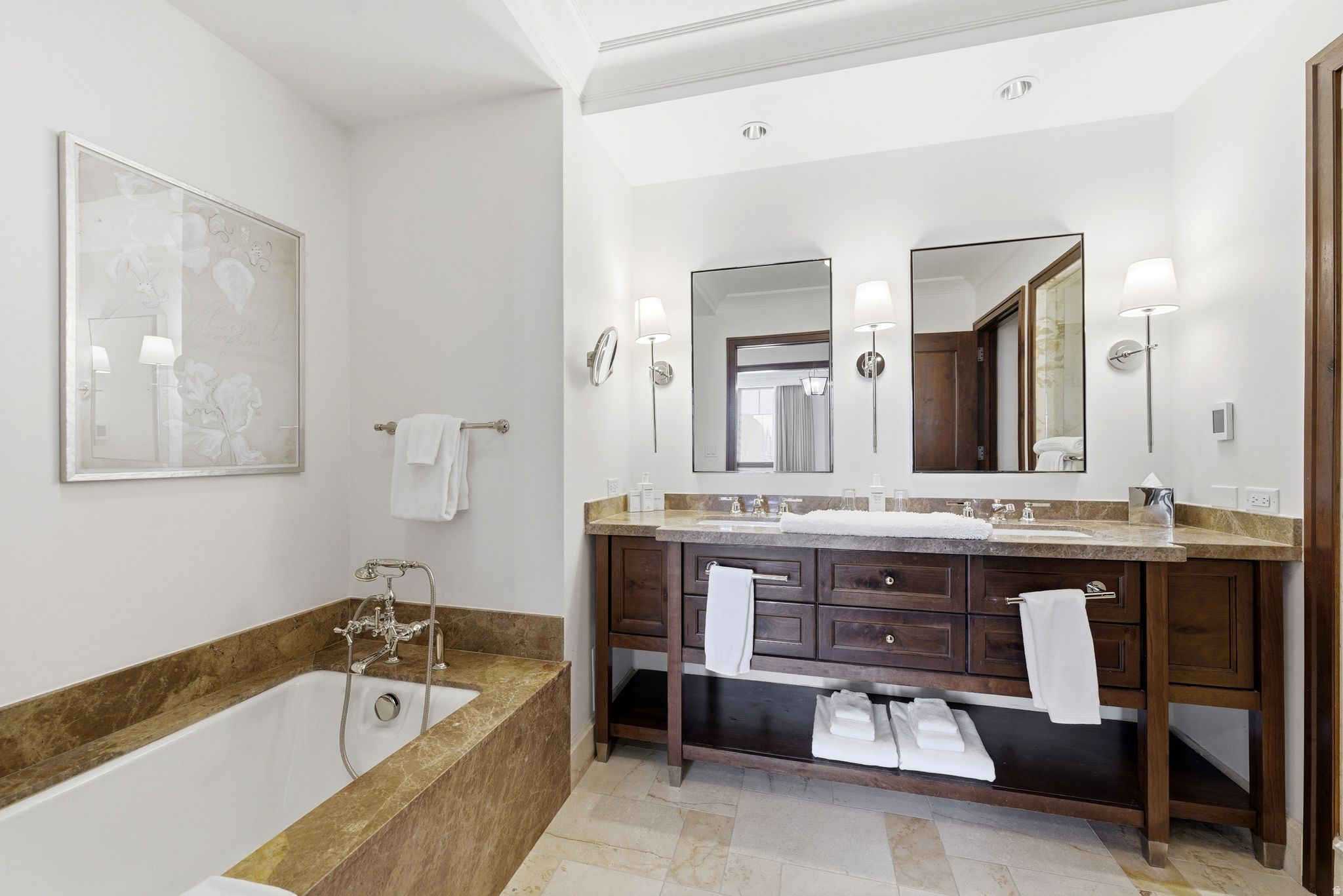 MONTAGE - Residential