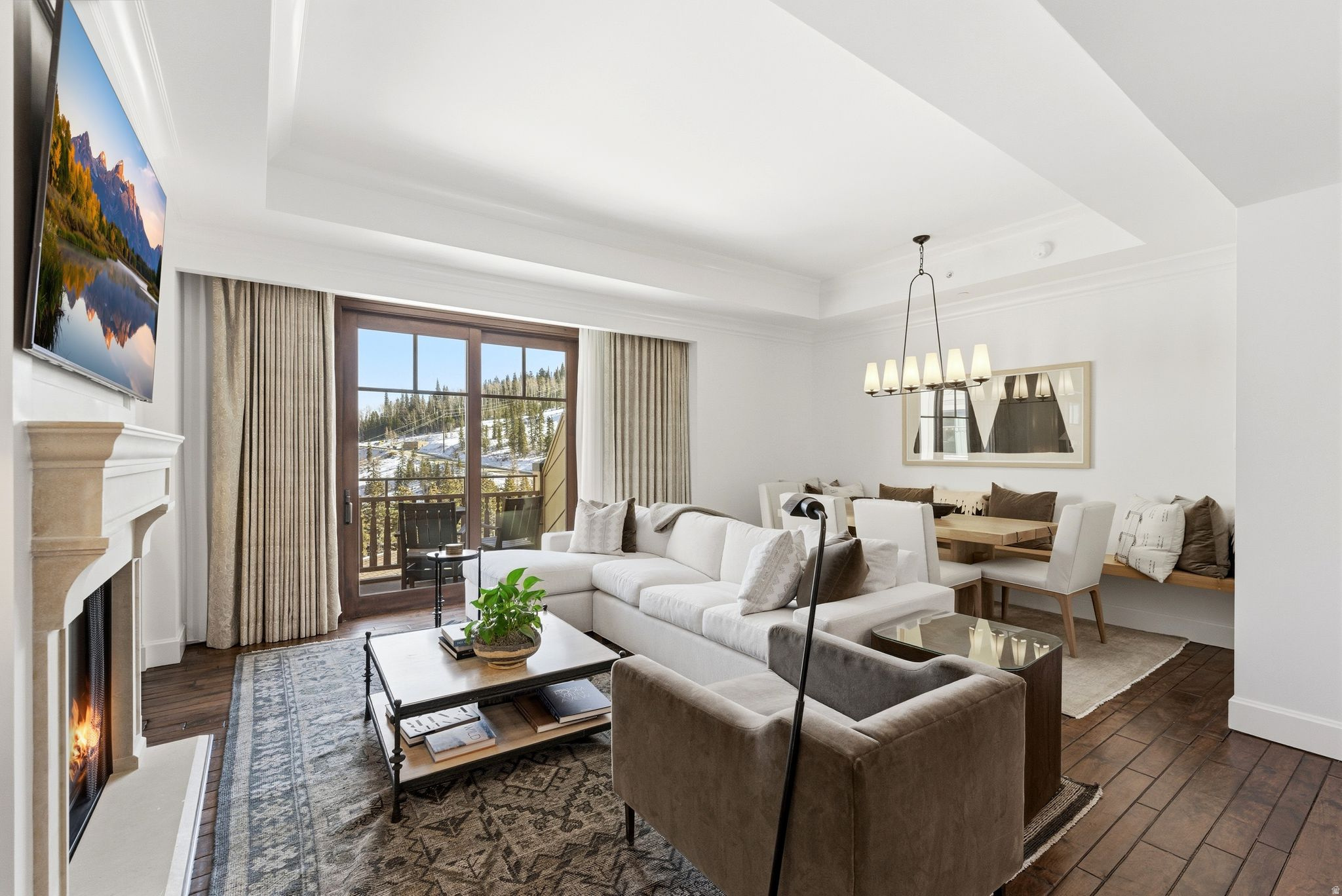 MONTAGE - Residential