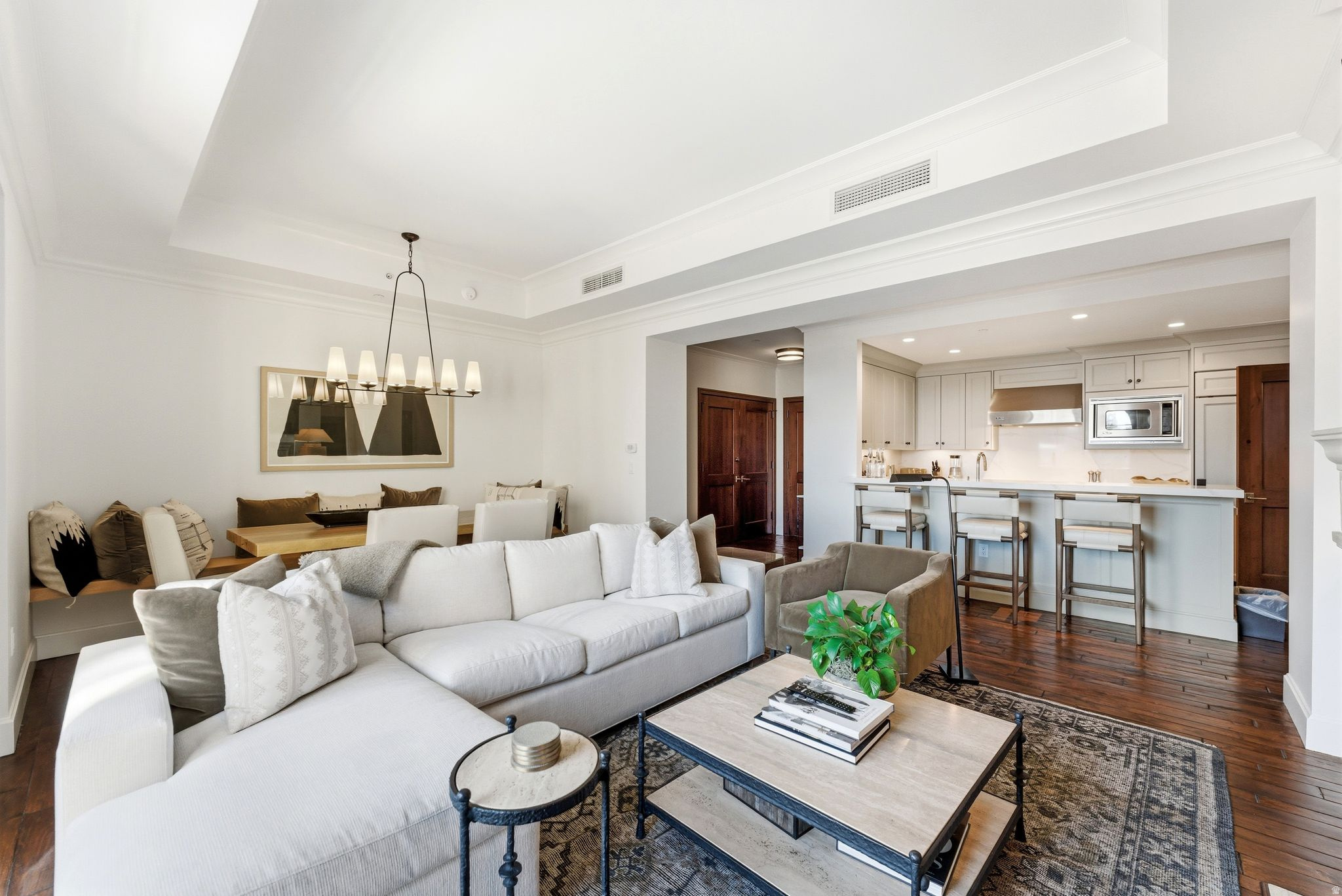 MONTAGE - Residential