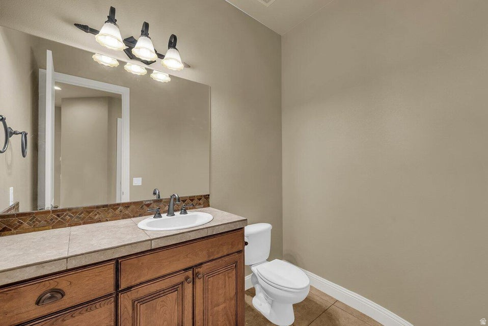 KNOLLS AT LITTLE VALLEY 3 - Residential