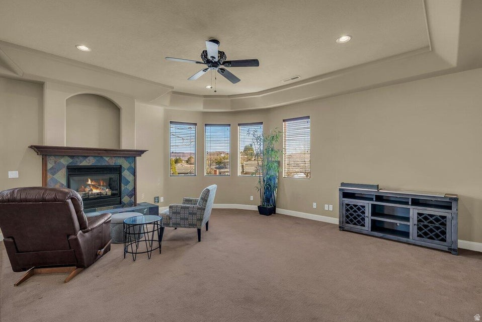 KNOLLS AT LITTLE VALLEY 3 - Residential