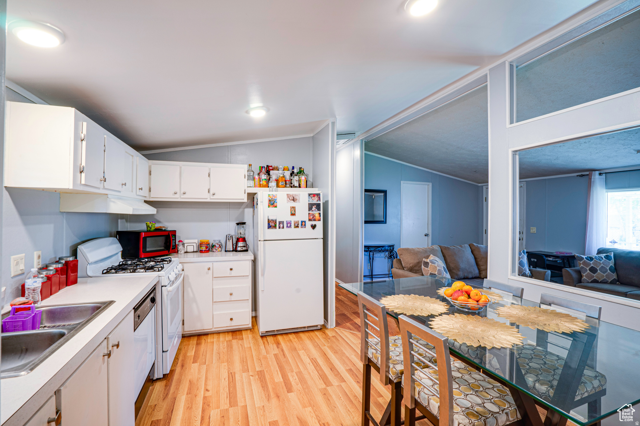 MEADOWBROOK - Residential