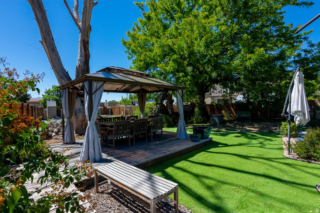 LITTLE WILLOW ESTATES - Residential