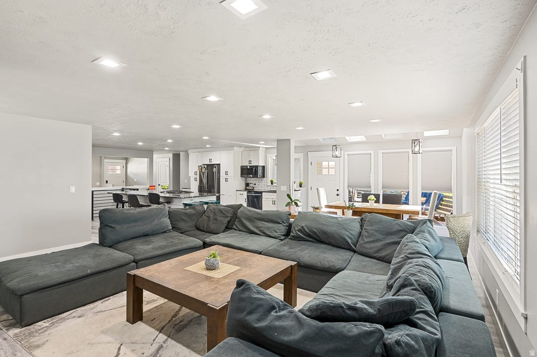 LITTLE WILLOW ESTATES - Residential