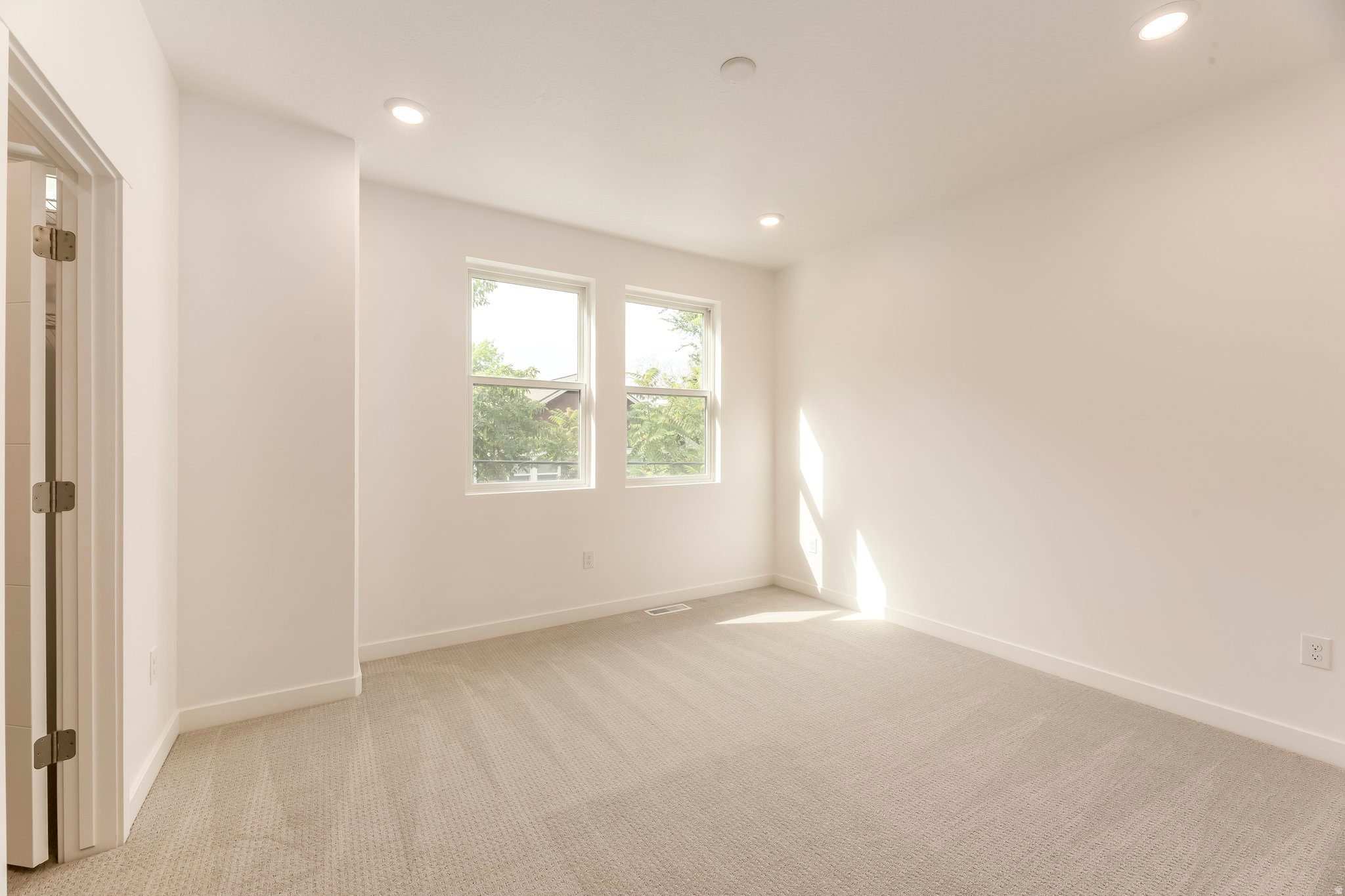 BISHOP PLACE - Residential