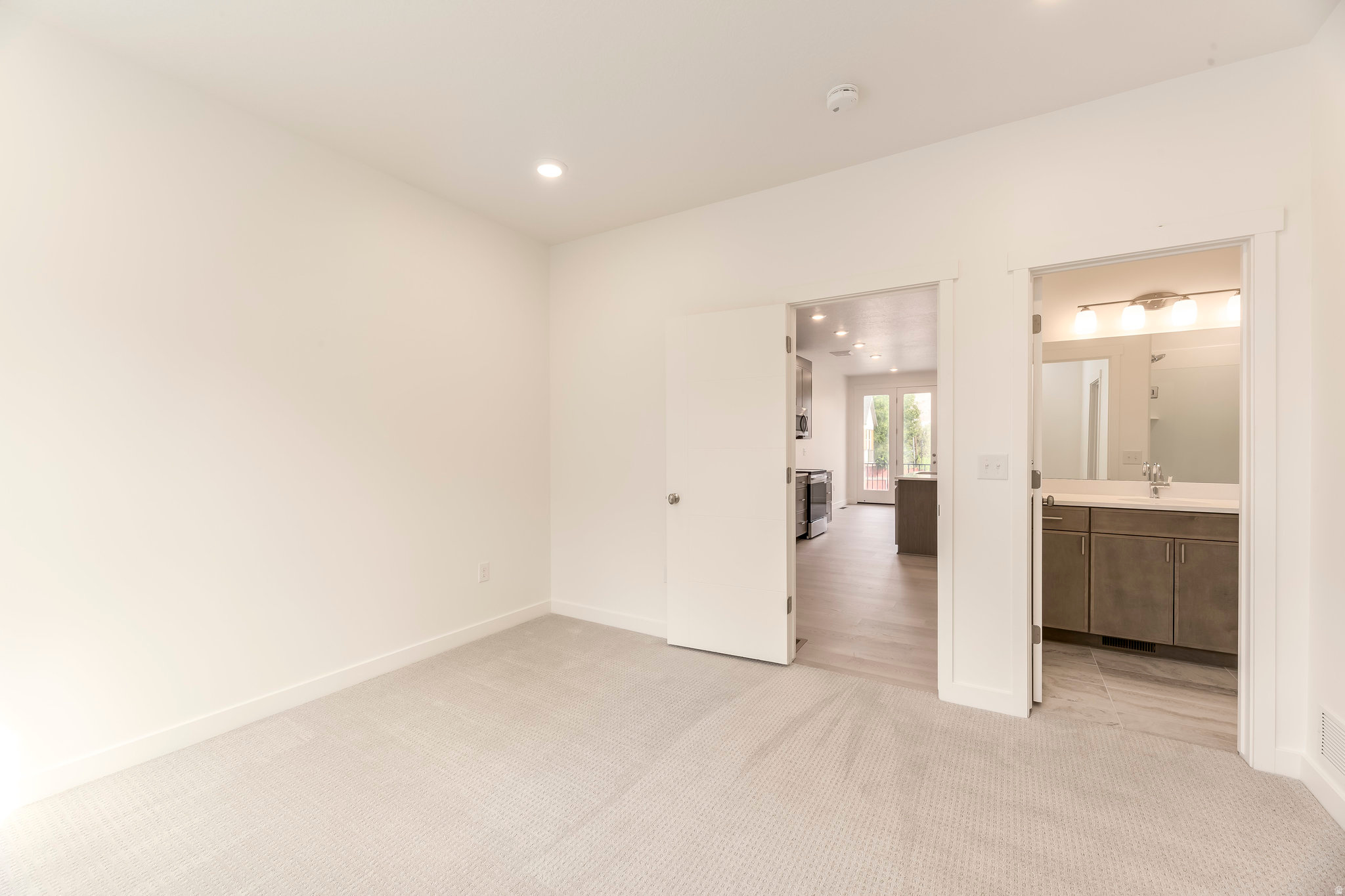 BISHOP PLACE - Residential