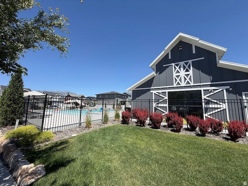 TOWNS AT BRYLEE FARMS - Residential